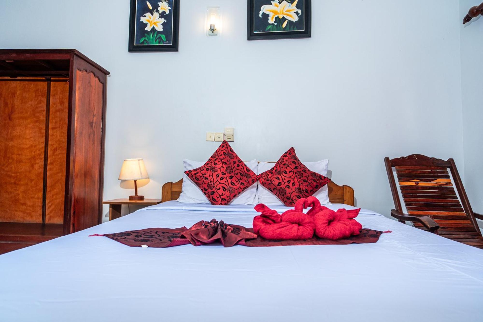 Golden Papaya Guest house *